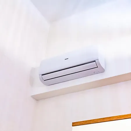 Antonella לינה וארוחת בוקר 4*