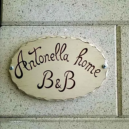 Alojamento de Acomodação e Pequeno-almoço Antonella Bari